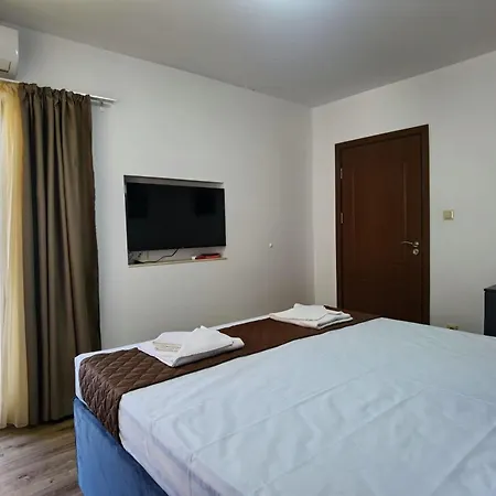 Cabacum Pleasure Beachfront - 50m To And Pool * Варна